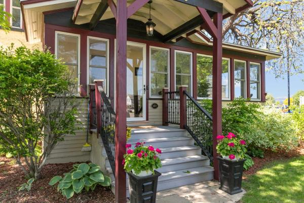 Braywood Inn, Varaa  Oshkosh Wisconsin