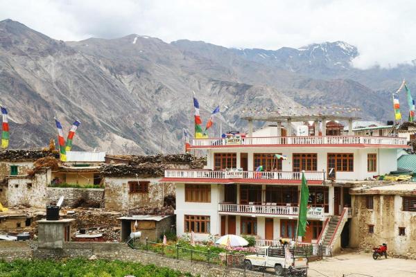 Hotel Lake view, Varaa  Nako Himachal Pradesh