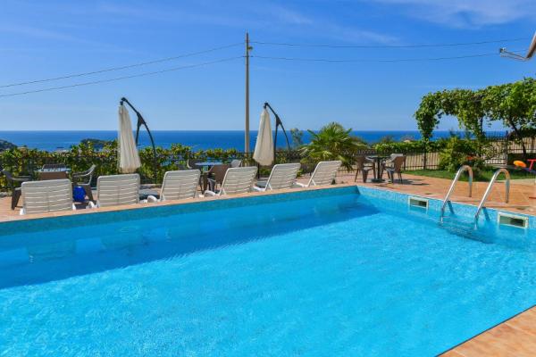 Open Sky Apartments, Varaa Huoneisto Bar County hotellit, joissa on uima-allas, Uima-allas