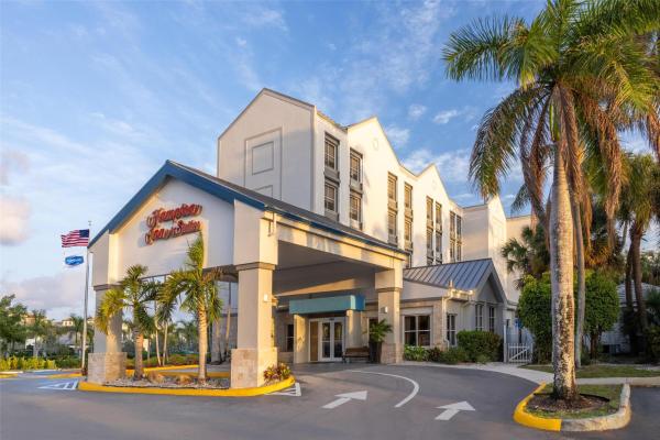 Quality Inn & Suites Fort Lauderdale Airport/Cruise Port, Varaa Hotelli Hotellit Hollywood uima-altaalla, Uima-allas