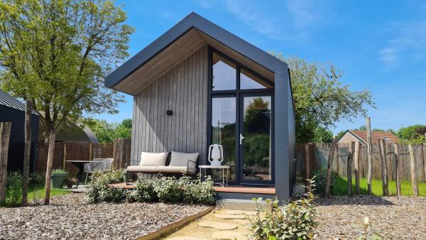 Luxe tinyhouse voor 2 personen met hottub, Varaa  Meerssen 