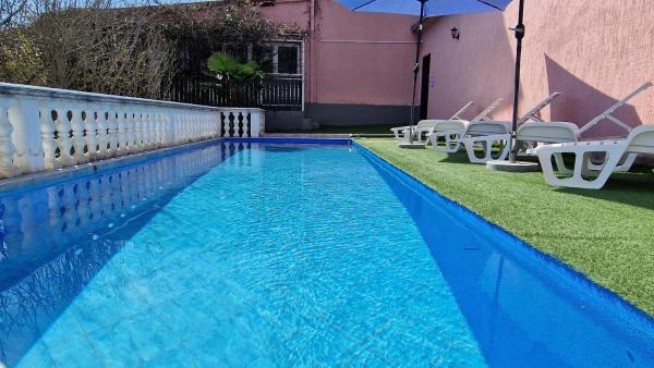 Apartments Kristijan, Varaa Huoneisto Split-Dalmatia hotellit, joissa on uima-allas, Uima-allas