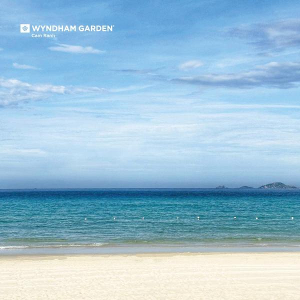 Luxury Beachfront Villa in Whyndham Garden Cam Ranh, Varaa  SPA-hotellit kohteessa Khanh Hoa, SPA