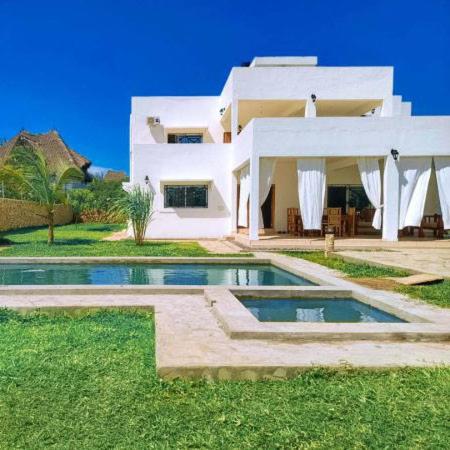 Villa Franet, Varaa  Coast Region hotellit, joissa on uima-allas, Uima-allas