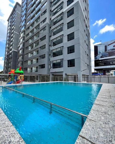 executive fully furnished three bedroom apartment in kilimani with swimming pool,fully fitted gym ,child play area ,high speed WIfi and other modern facilities to give you comfort and luxury, Varaa Huoneisto Nairobi Nairobi