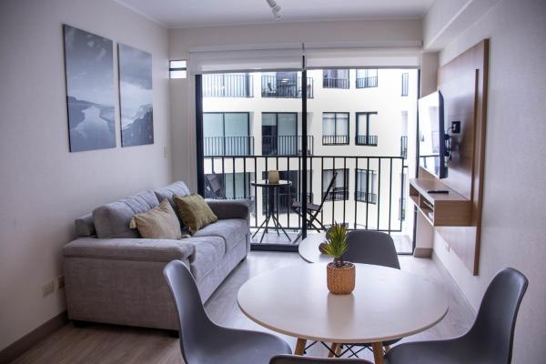 Plaza by Wynwood House, Varaa  Hotellit Provincia de Lima uima-altaalla, Uima-allas