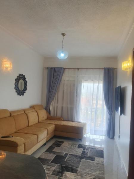 Two Bedrooms Apartment, located between kajjansi and kitende, with one bathroom, a living room, fully furnished kitchen, patio, free wifi, free parking space, Varaa Huoneisto Kajansi Busiiro