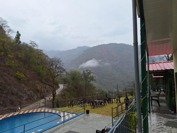 Haveli Resort Shivpuri, Varaa  Uttarakhand hotellit, joissa on uima-allas, Uima-allas