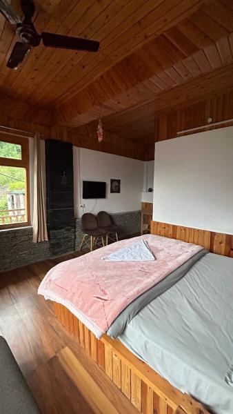 Sukoon Villa Wooden Home Stay, Varaa  Hotellit New Delhi pysäköinnillä, Pysäköinti