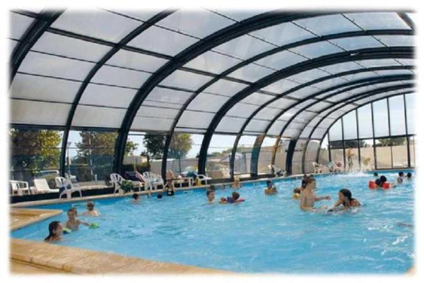 ZEcamping 3 pet friendly piscine couverte chauffée et soirées animées, Varaa  Apremont 