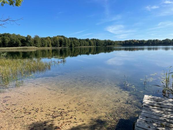 Kameralne domki na Mazurach, Varaa  Hotellit Varmia-Masuria. pysäköinnillä, Pysäköinti