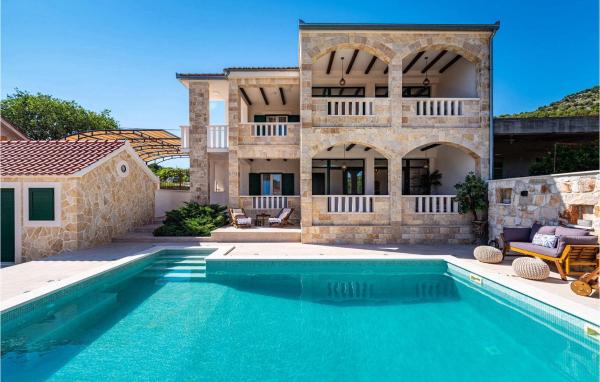 Villa Heritage Resort, Varaa  Split-Dalmatia hotellit, joissa on uima-allas, Uima-allas
