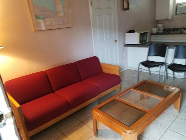 Executive Inn  Suites