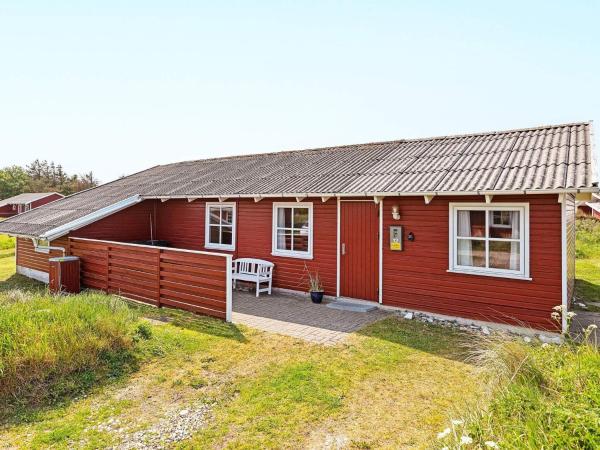Familyfriendly Retreat near Beach, Varaa Lomakoti  