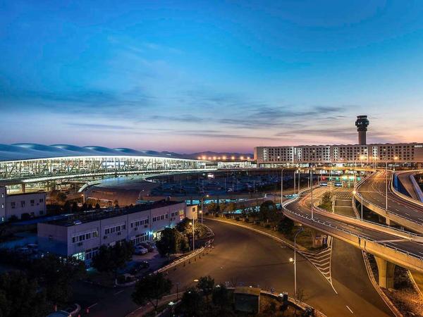 Pullman Nanjing Lukou Airport Hotel, Varaa Hotelli Jiangning Jiangsu